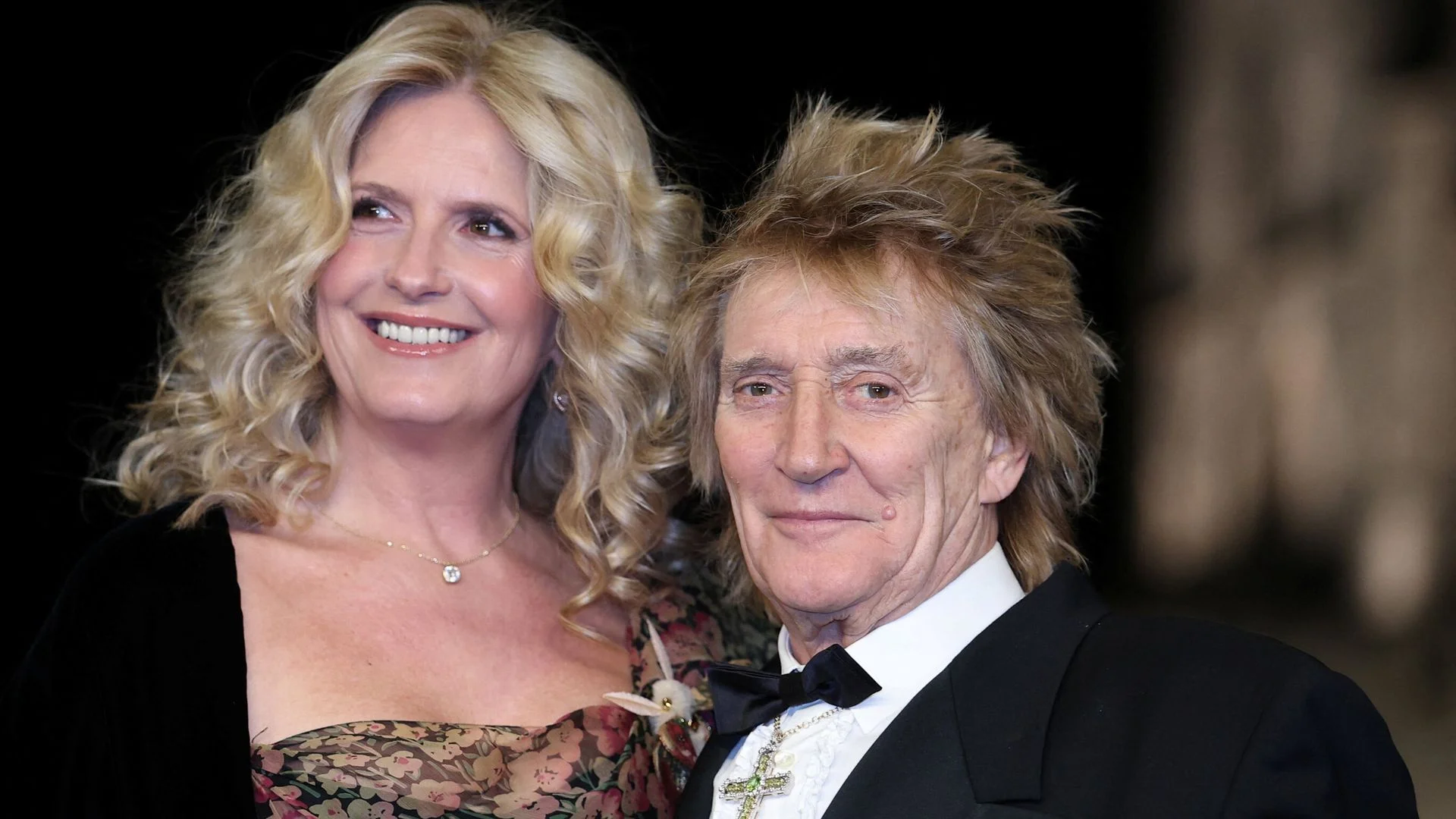 Rod Stewart cancels gigs after heart surgery