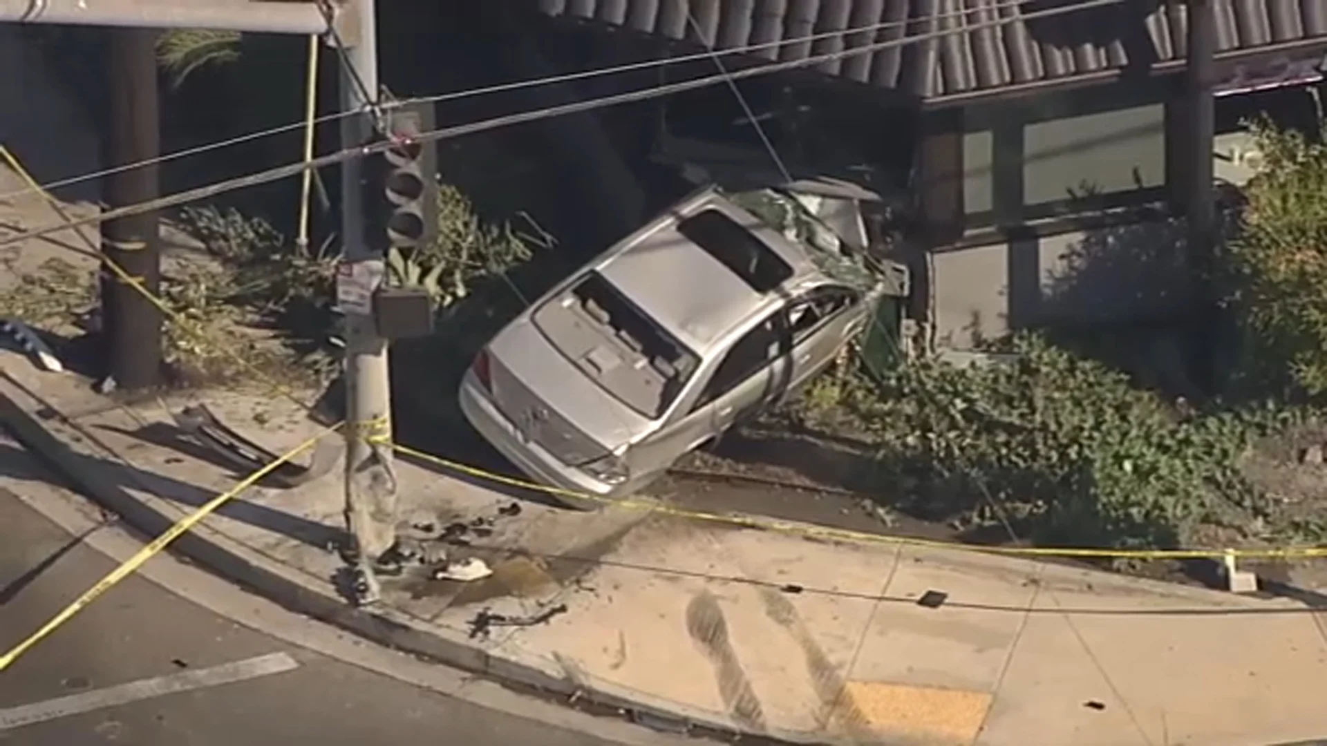 1 dead, 1 hurt after driver crashes into Santa Fe Springs restaurant Michael's Super Burgers