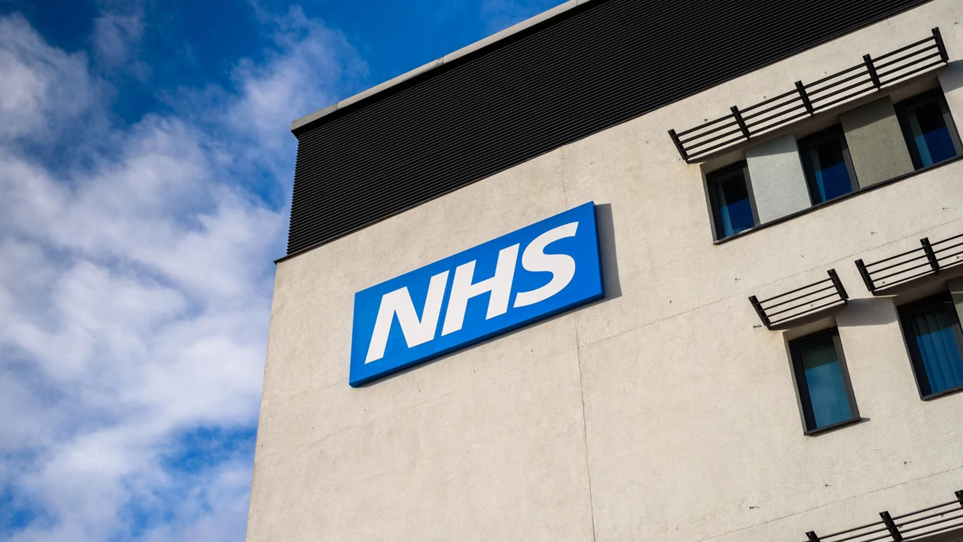 NHS faces 'more challenging' winter after summer of heatwaves, minister warns