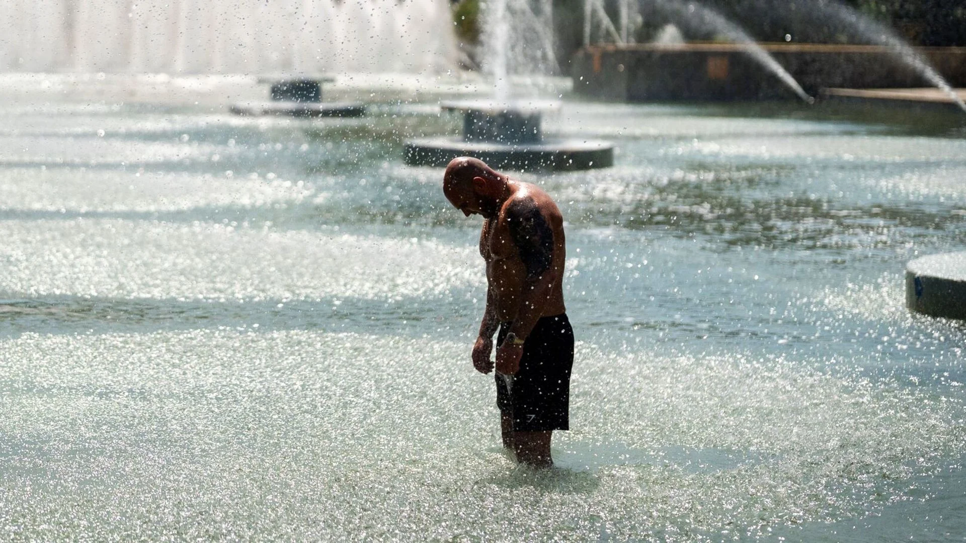 UK set for highs of 34C this week as heatwave conditions may return