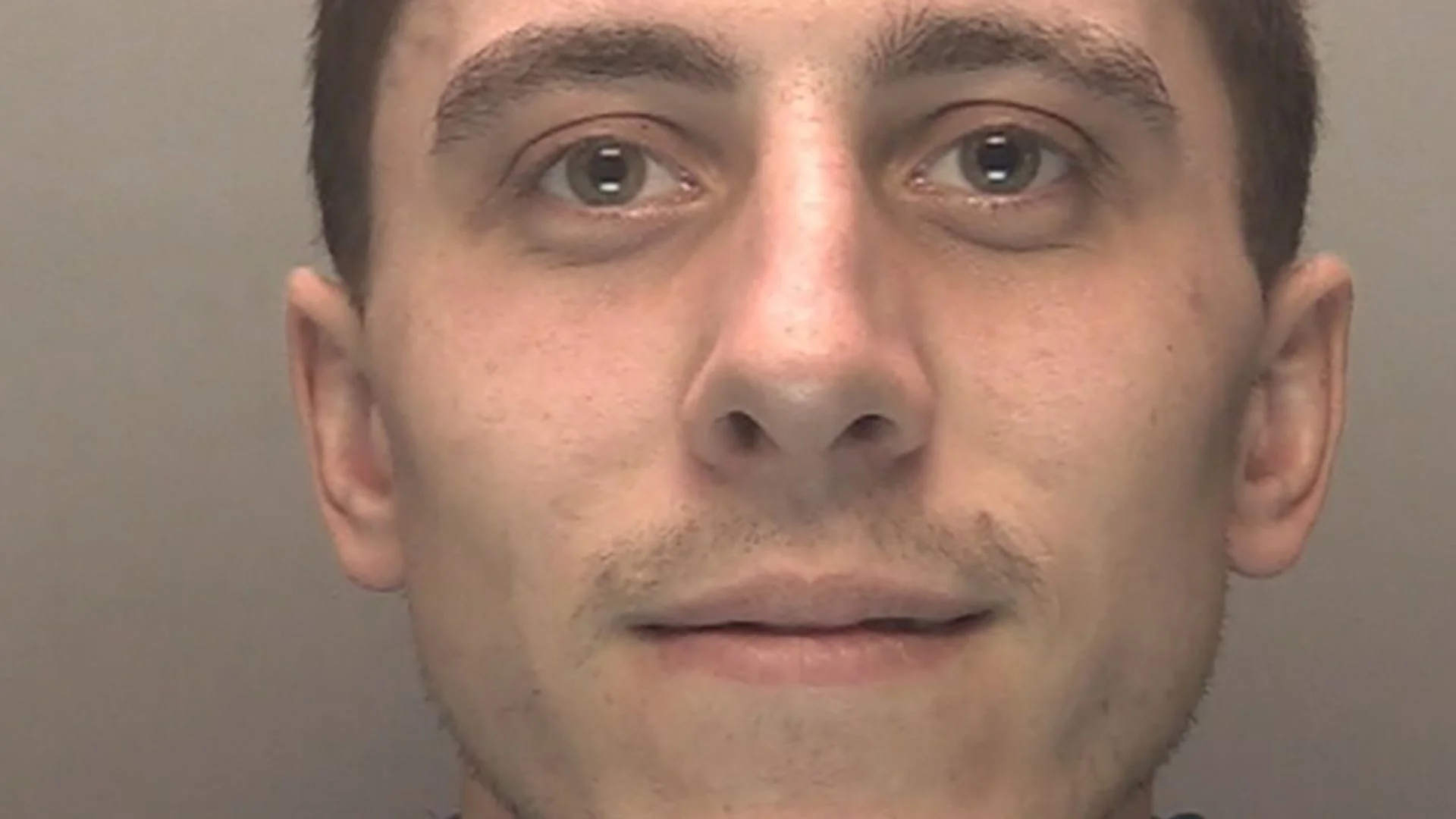 Manhunt launched after burglary suspect escapes from court on foot
