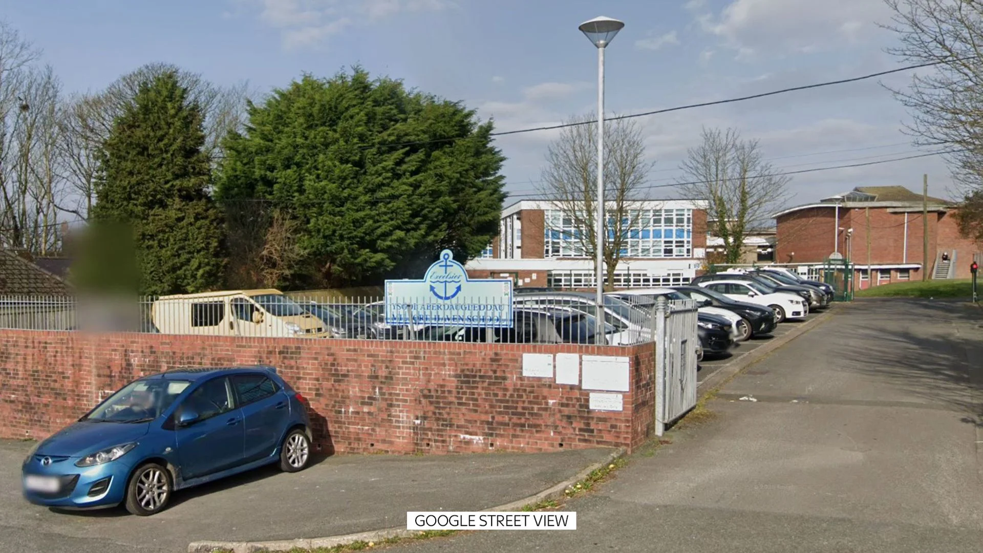 Schoolboy who stabbed his teacher in the head not guilty of attempted murder