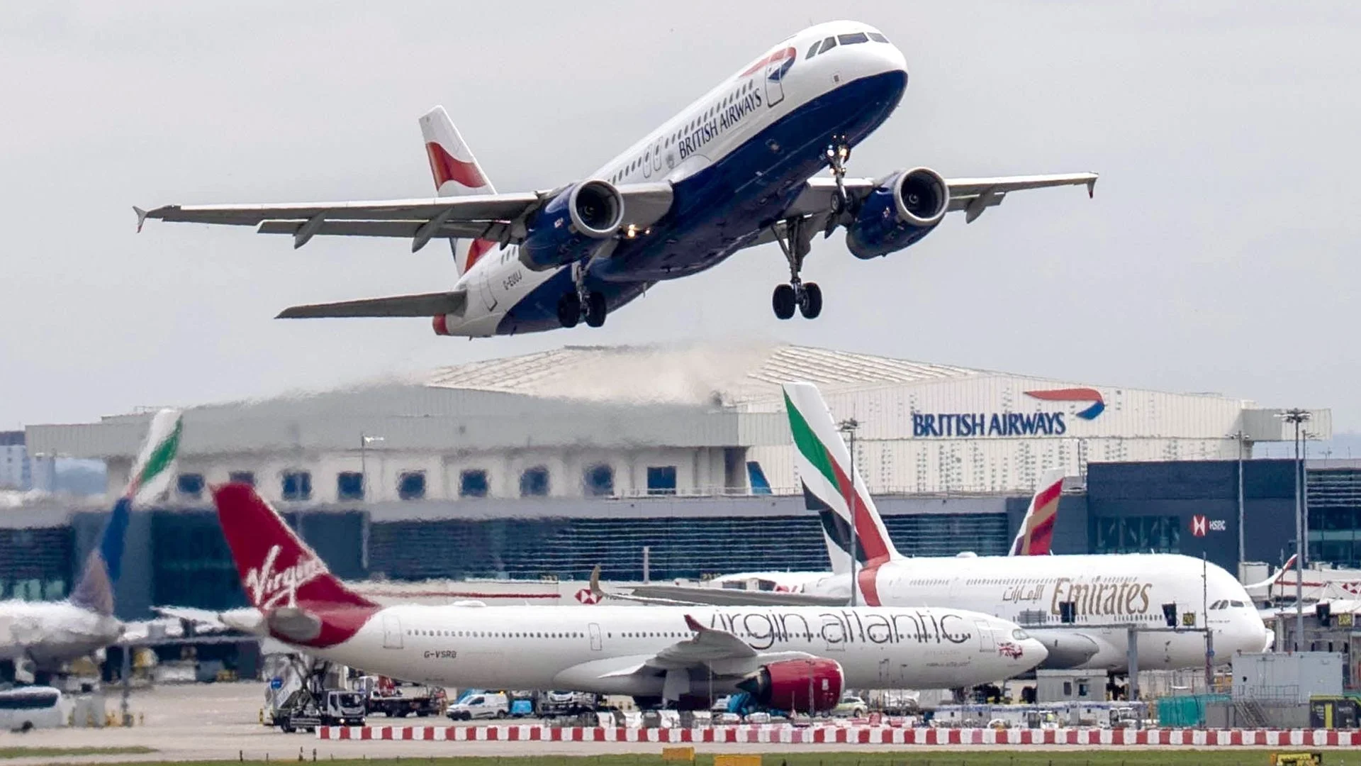British Airways flight from London turns back after 27,000 feet drop