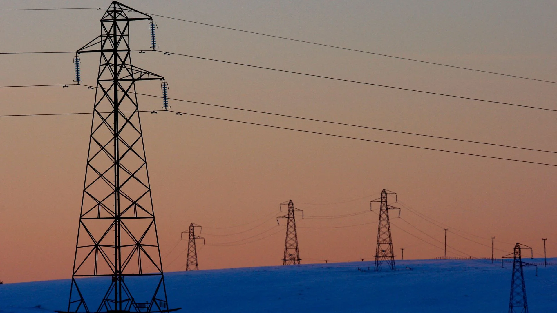 Winter energy supply secure but possible 'tight days' for electricity - grid operators