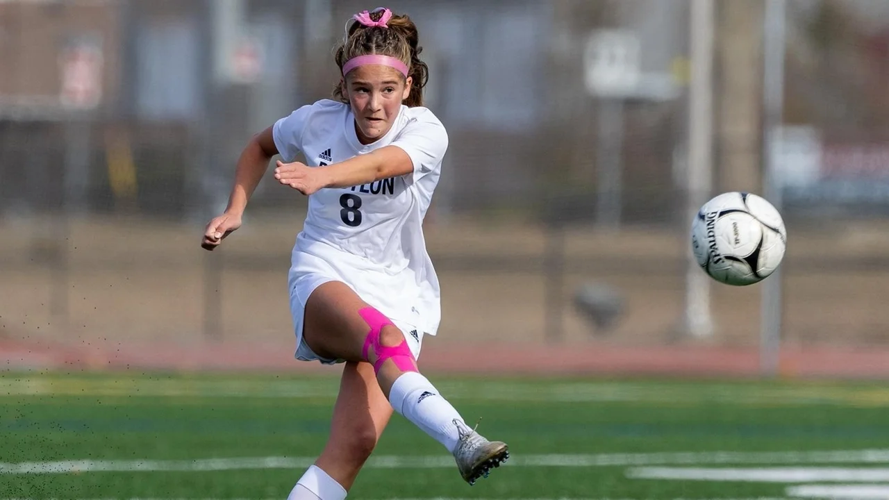 High school roundup: Soccer, volleyball, field hockey and badminton scores