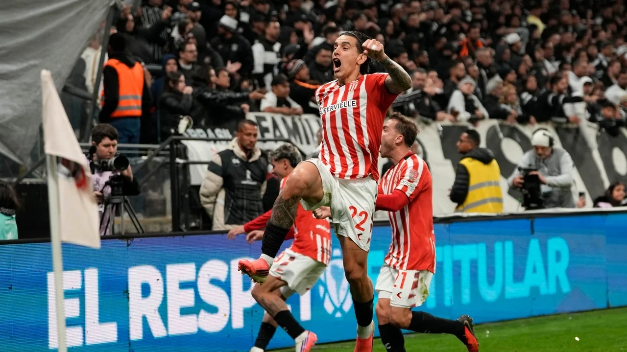 Palmeiras survive a late collapse, win shootout to reach Copa Libertadores semifinals