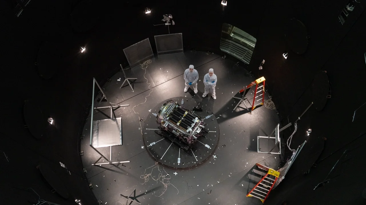 Rescue satellite gets close to NASA's doomed telescope, even if it can't save it
