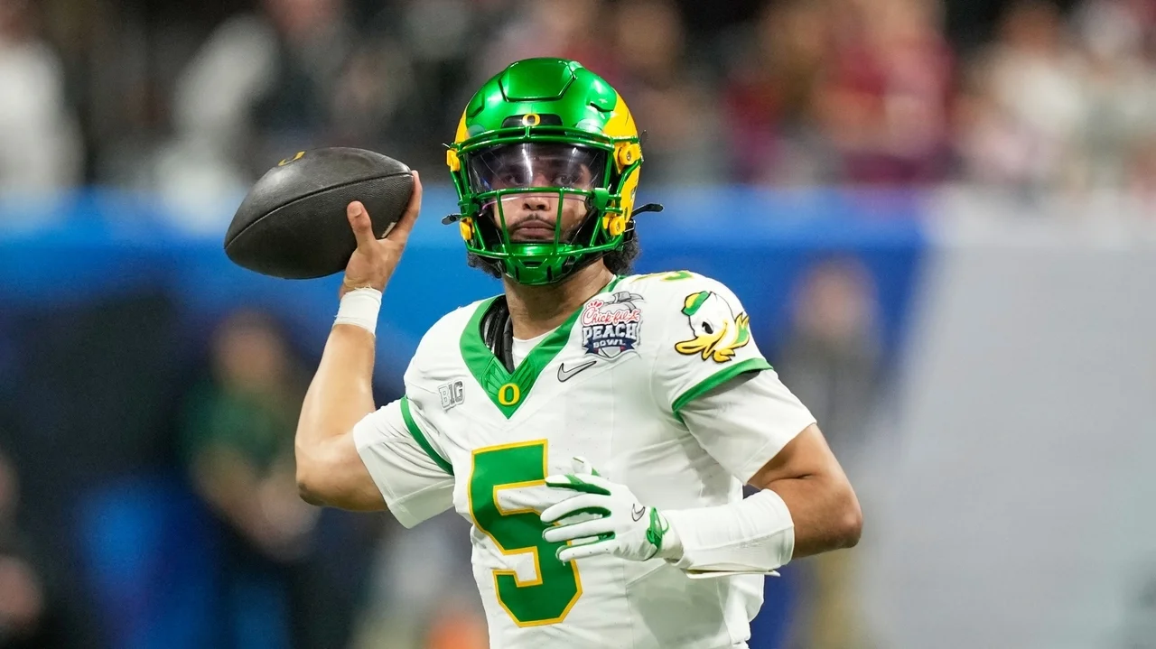 Big Ten slate has No. 2 Oregon hosting Boise State, and No. 6 Indiana opening title defense