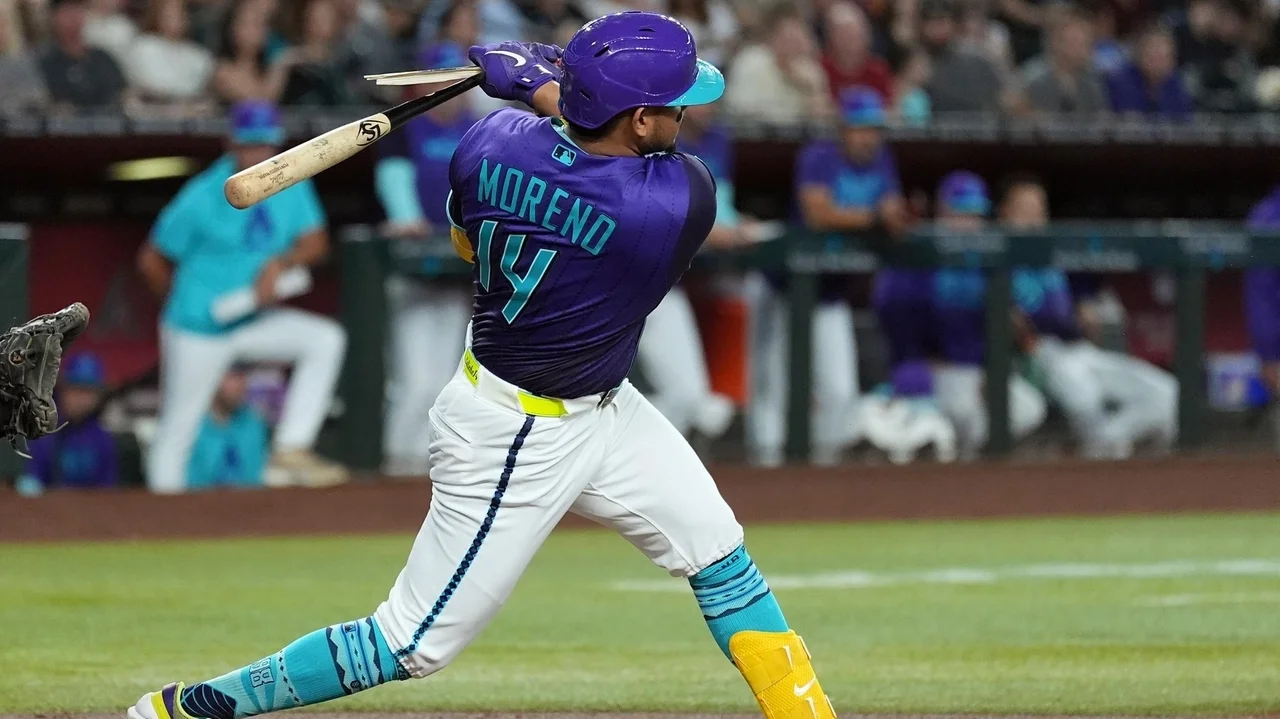Ildemaro Vargas' 2-run triple highlights rally that pushes the Diamondbacks past Reds 5-3