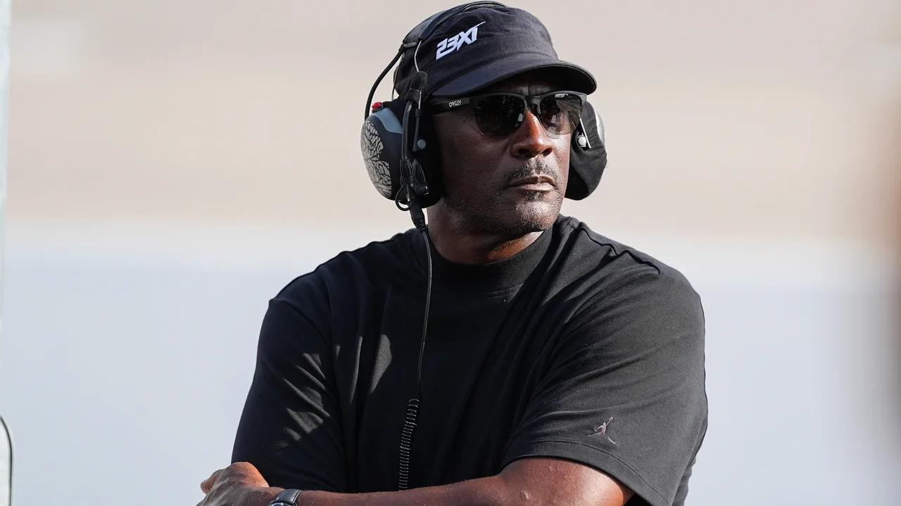 Michael Jordan makes $10 million commitment to UNC School of Social Work in honor of his mother