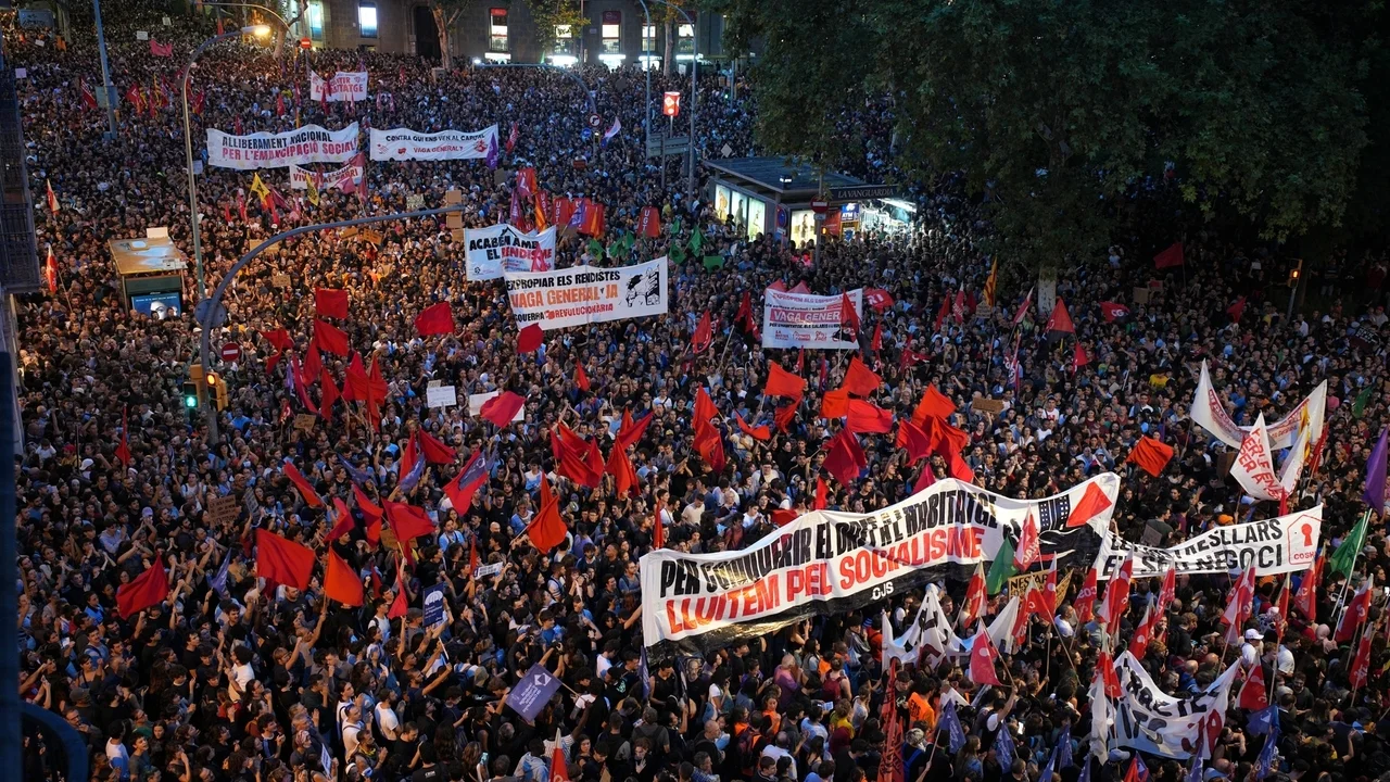 Spain's government to approve urgent housing measures after a night of unrest in Barcelona