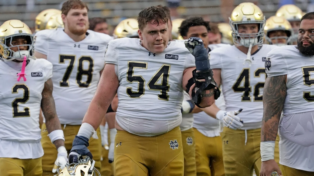 No. 3 Notre Dame lists Moore, Viliamu-Asa as questionable but bloodied Knapp is a no-doubter to play