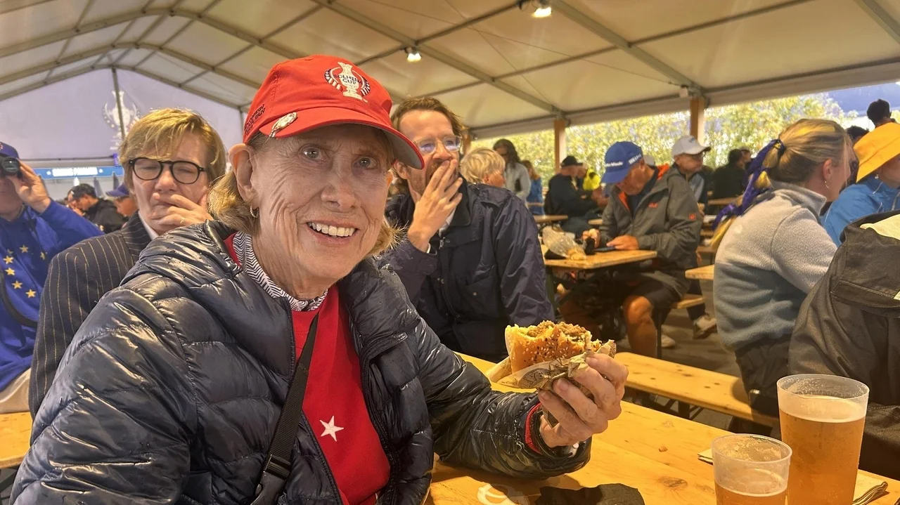 Mushy, but in a good way: golf fans enjoy Dutch snacks at the Solheim Cup