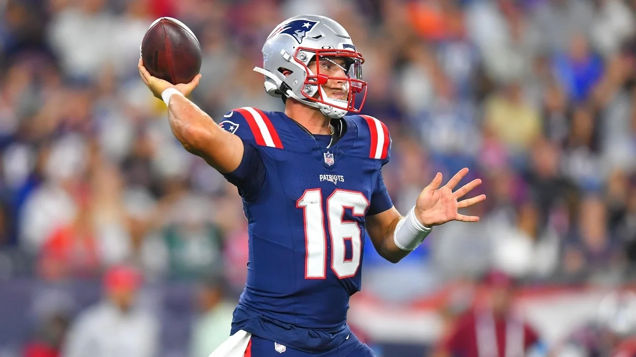 Tommy DeVito throws TD pass, Ja'Quinden Jackson taken off in ambulance as Patriots beat Eagles 24-21
