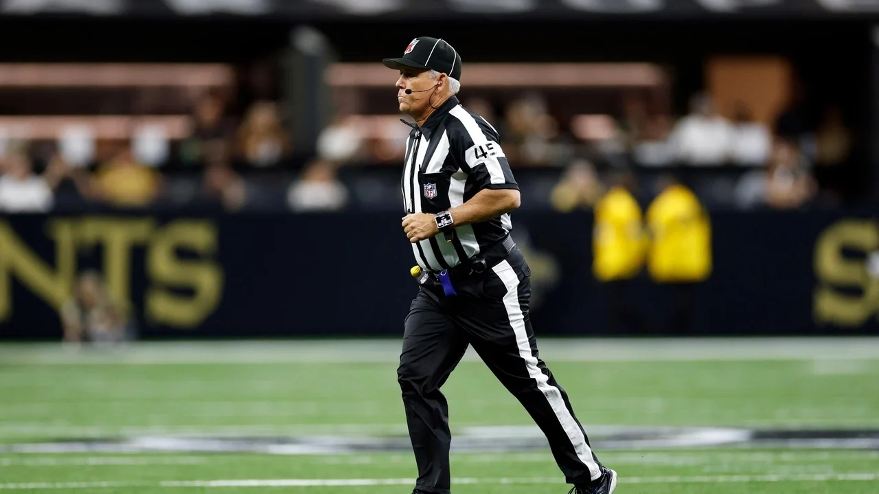 NFL Referees Association says it will challenge severity of suspensions of 2 officials