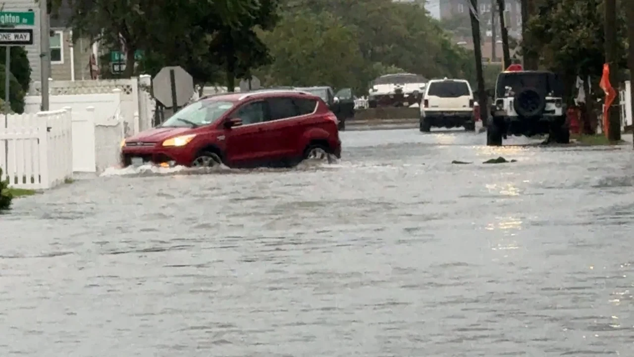 Roads flooding in Island Park