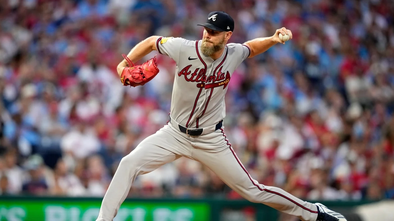 Sale outduels Sánchez, Braves beat Phillies 5-2 and extend lead to 5 games in NL East