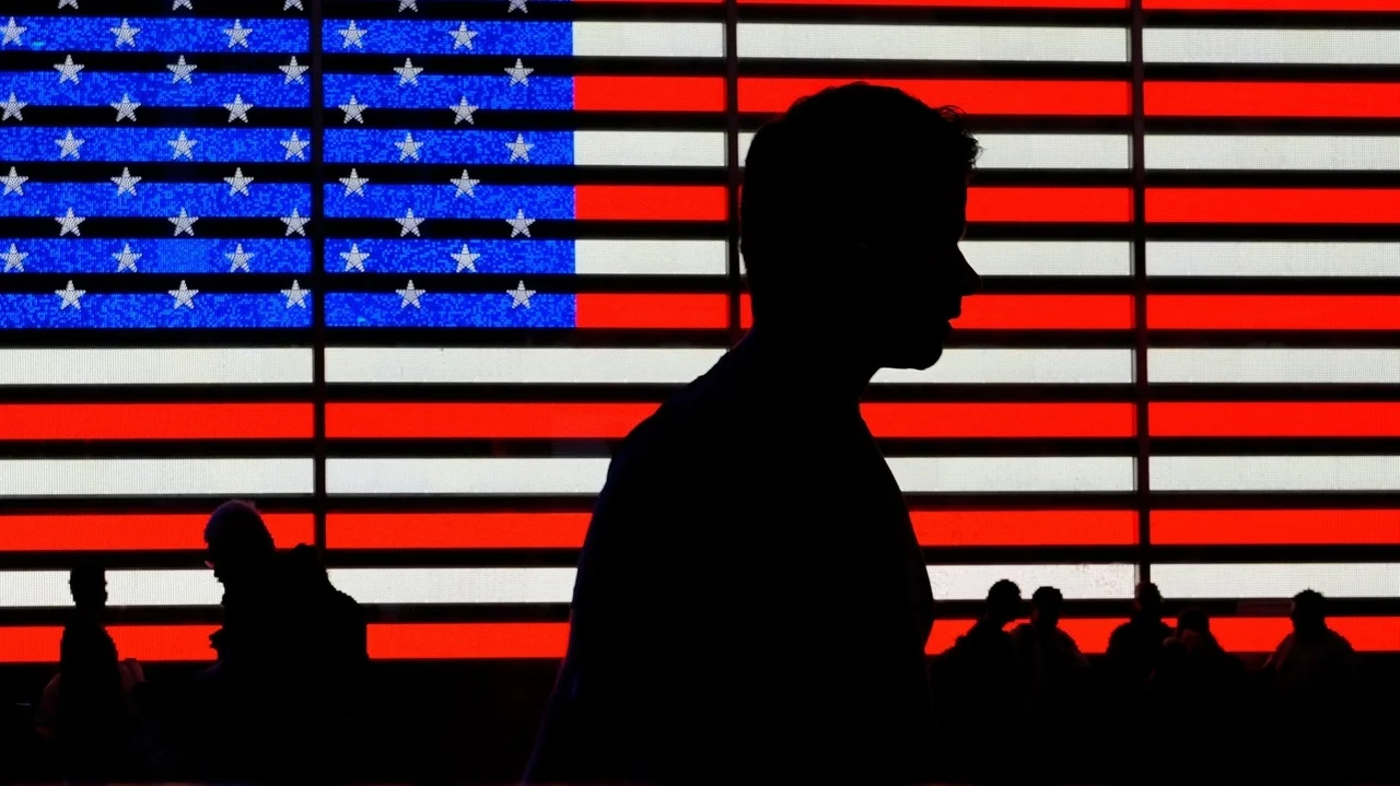 US household income top pre-pandemic levels for the 1st time as Americans struggle with inflation