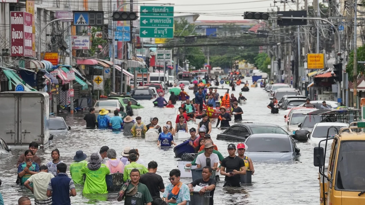 Thailand braces for more rain as death toll from recent flooding hits 31