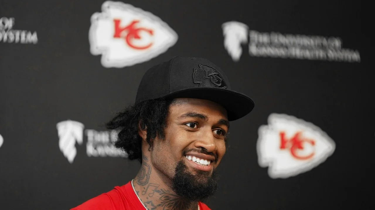 Chiefs LT Josh Simmons is out with a bulging disk, timetable for return uncertain, Reid says