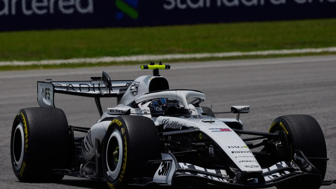 Valtteri Bottas cycles from Sepang to Singapore ahead of the next F1 race