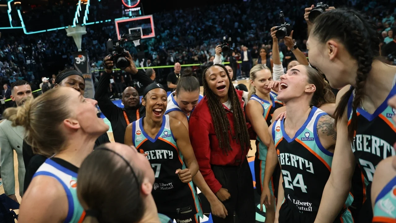 New York Liberty face the Atlanta Dream in Game 1 of the WNBA semifinals