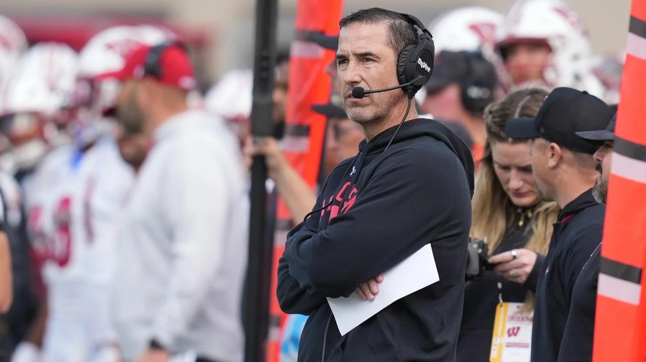 Coaching connections add intrigue to No. 4 Notre Dame's season opener with Wisconsin