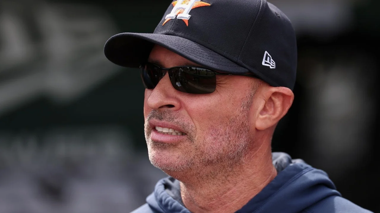 Astros owner Jim Crane says team's playoff berth will factor into decision on manager Joe Espada