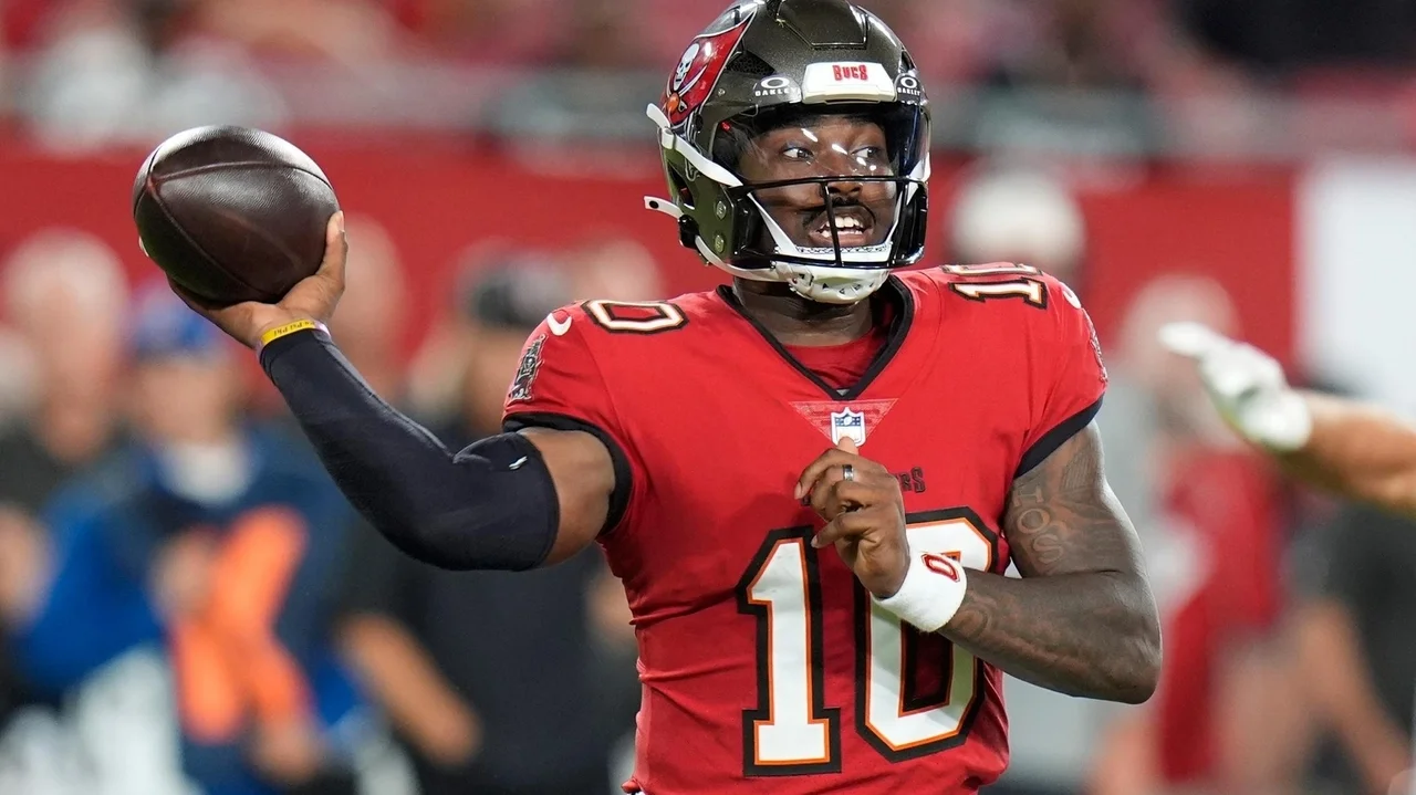 Buccaneers rookie Jalon Daniels leads 3 scoring drives in 16-15 comeback win over Chiefs
