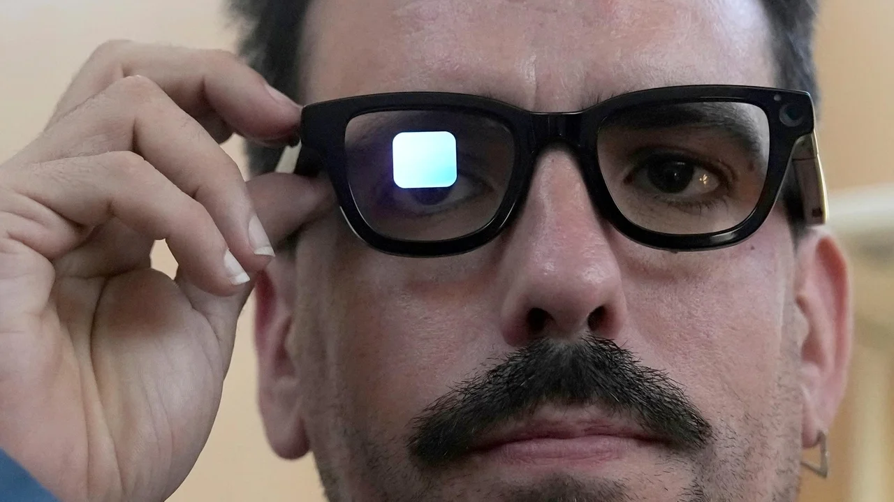 Norway seeks temporary ban on smart glasses as privacy concerns rise