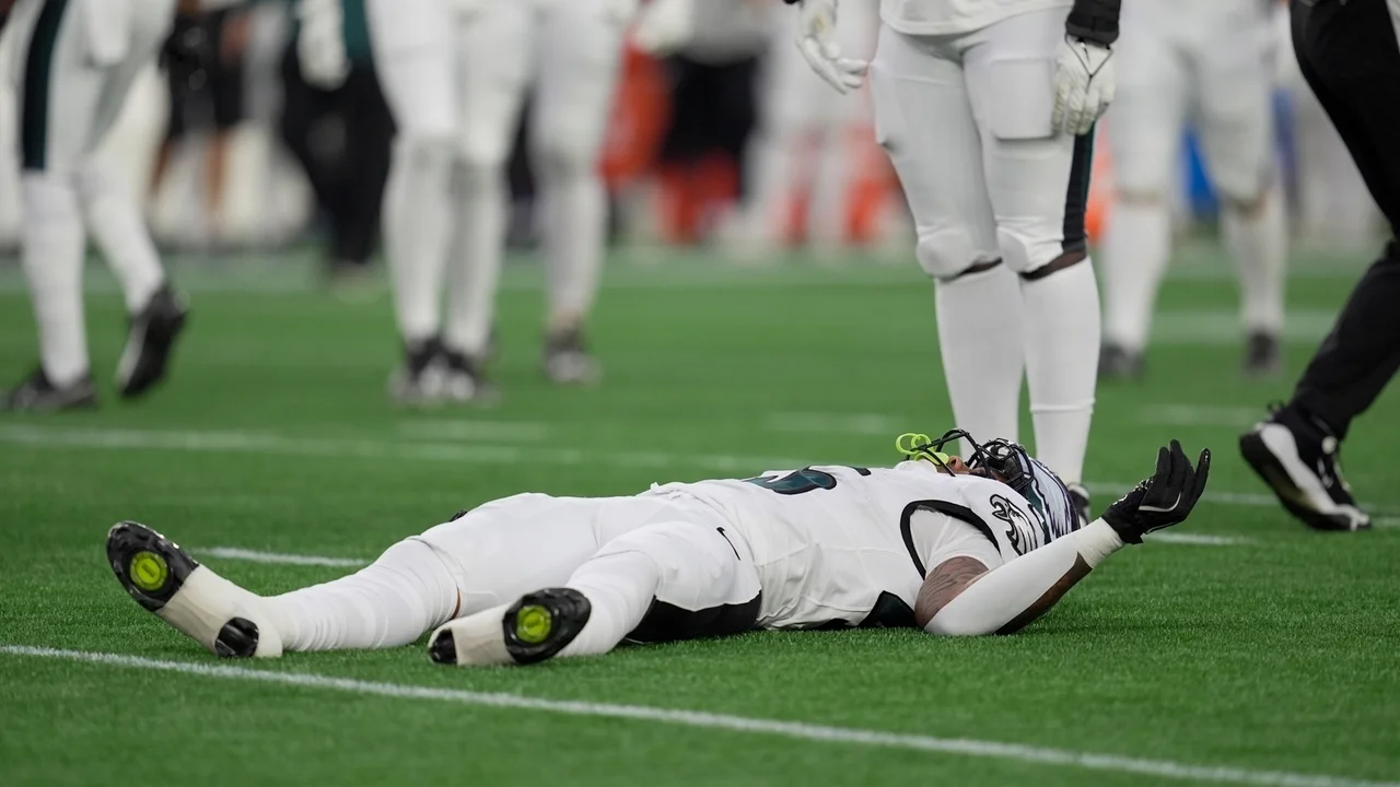 Eagles RB Ja'Quinden Jackson traveled home with team after injury in preseason game at New England