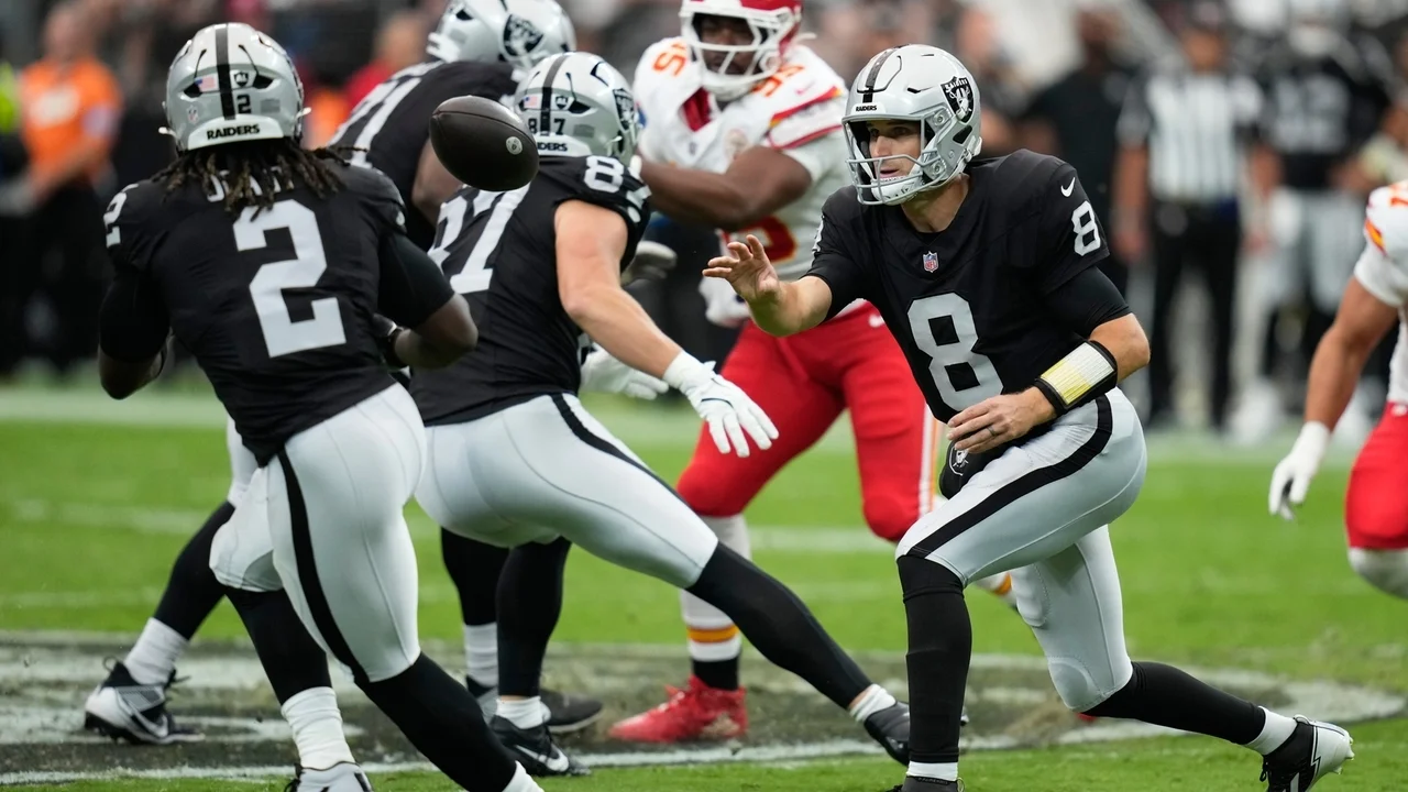 Klint Kubiak takes blame for a Raiders run game that ranks worst in NFL in yards per carry