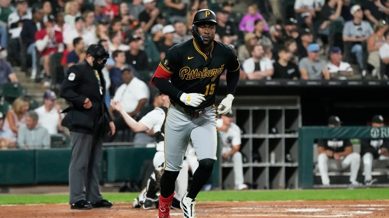 Jones, Cruz power the Pirates to a 2-0 win over the White Sox