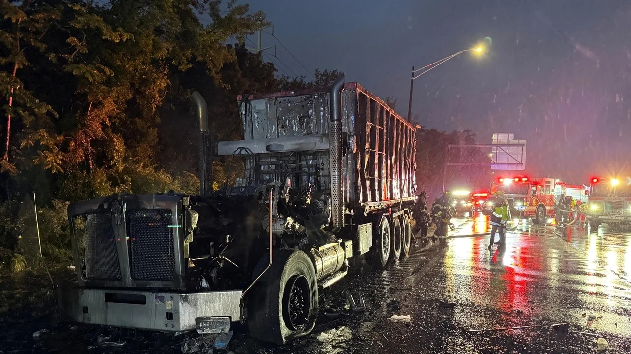 Tractor trailer fire on LIE westbound in Islandia, police say