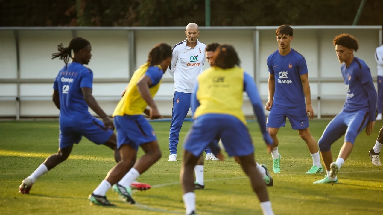 A dream debut for Esteban Lepaul as Zidane feeds him passes in France training