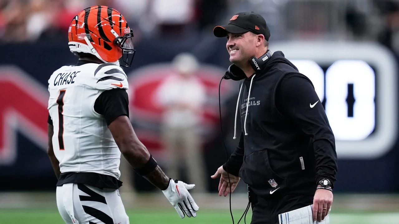 Bengals' Ja'Marr Chase evaluated for a concussion after 2nd-quarter hit vs. Jaguars