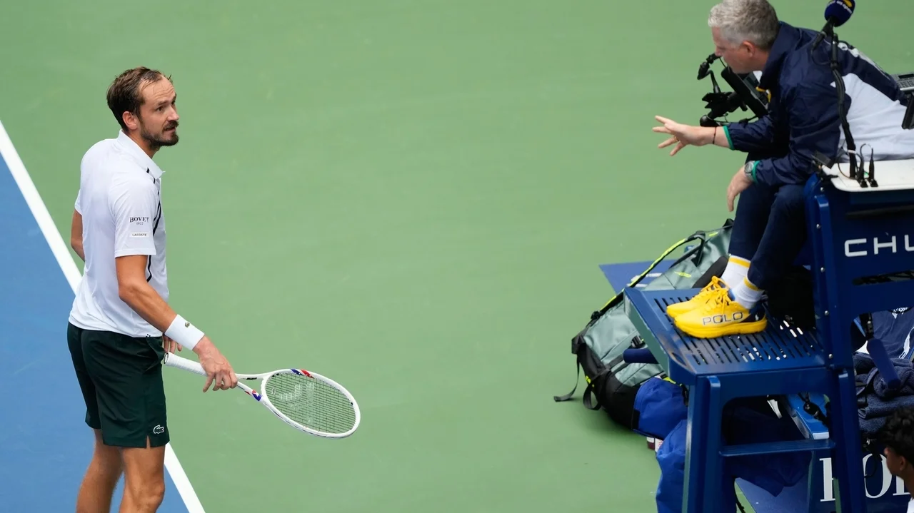 For the birds: Medvedev protests US Open umpire's call to replay a point after birds sit on the net
