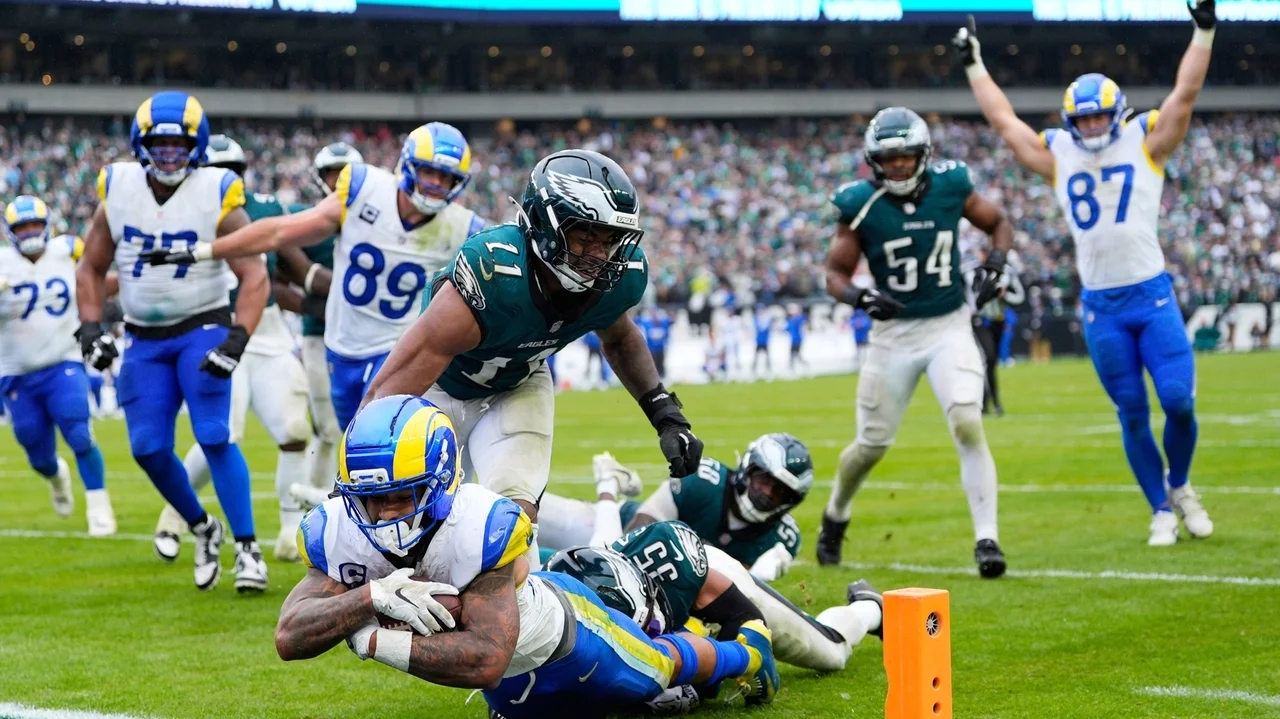 Rams rally behind Stafford, Williams from 10 points down in 4th quarter to beat Eagles 24-20
