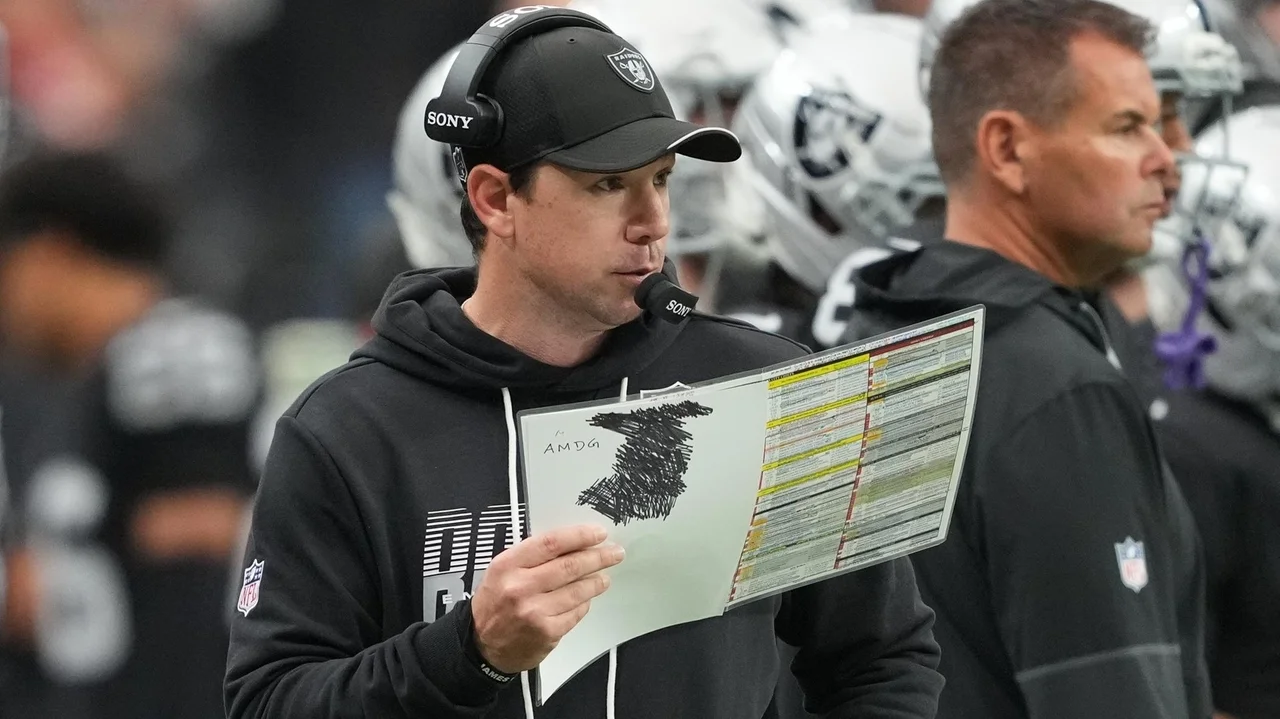 Klint Kubiak shows confidence in his Raiders by predicting victory at halftime of loss to Chiefs