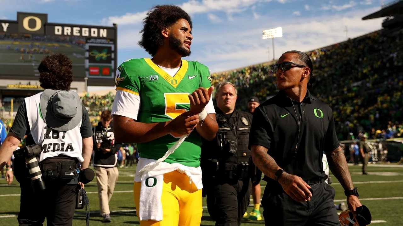 No. 6 Oregon travels to Oklahoma State as Ducks look to get back on track after dropping in polls