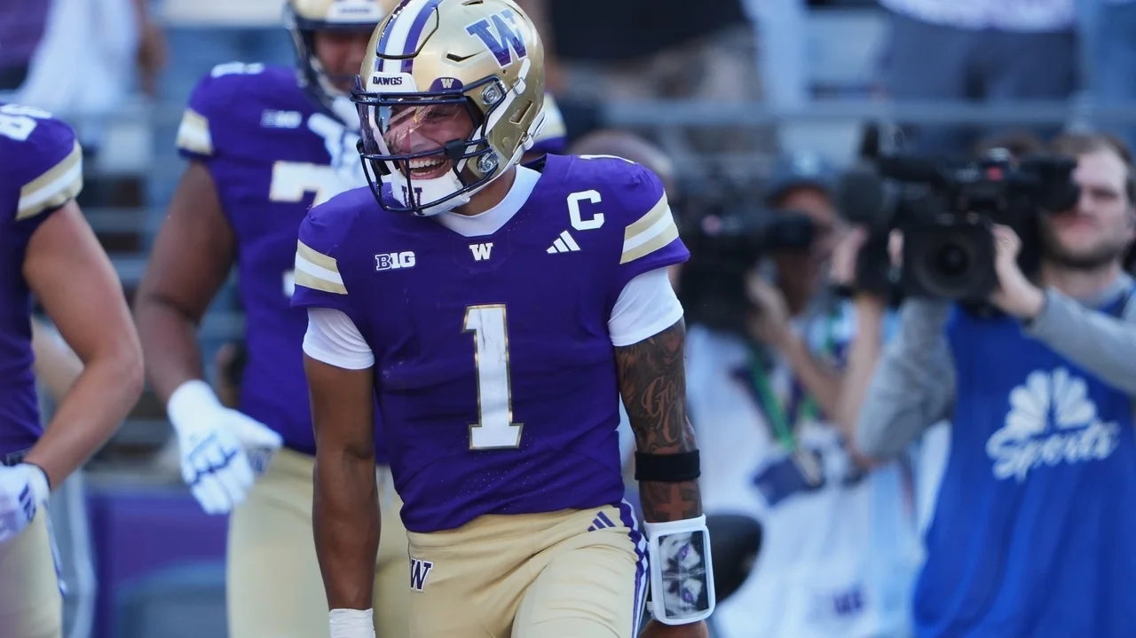 No. 17 Washington struggles on offense but pulls out 24-10 Apple Cup win over Washington State