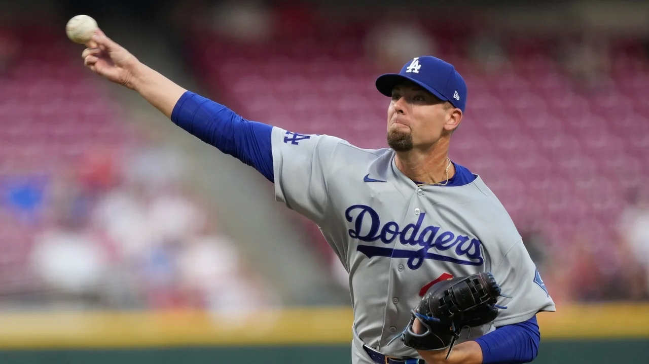 Dodgers reliever Blake Treinen injures pitching shoulder warming up in bullpen, season is over