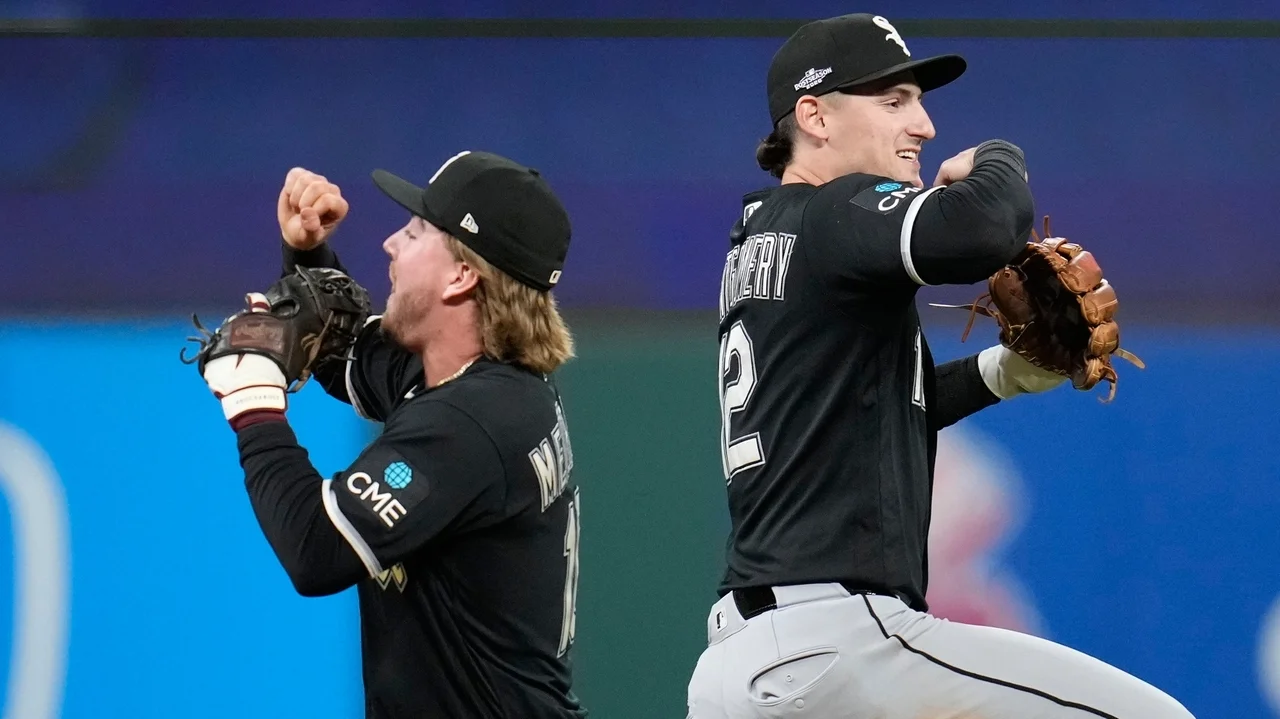 White Sox surge past Guardians 4-3 to take 2-0 lead in ALDS and move within 1 win of ALCS