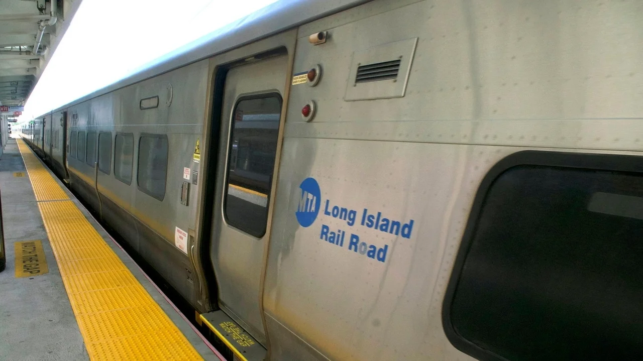 LIRR service suspended between Atlantic Terminal and Jamaica; delayed on multiple branches