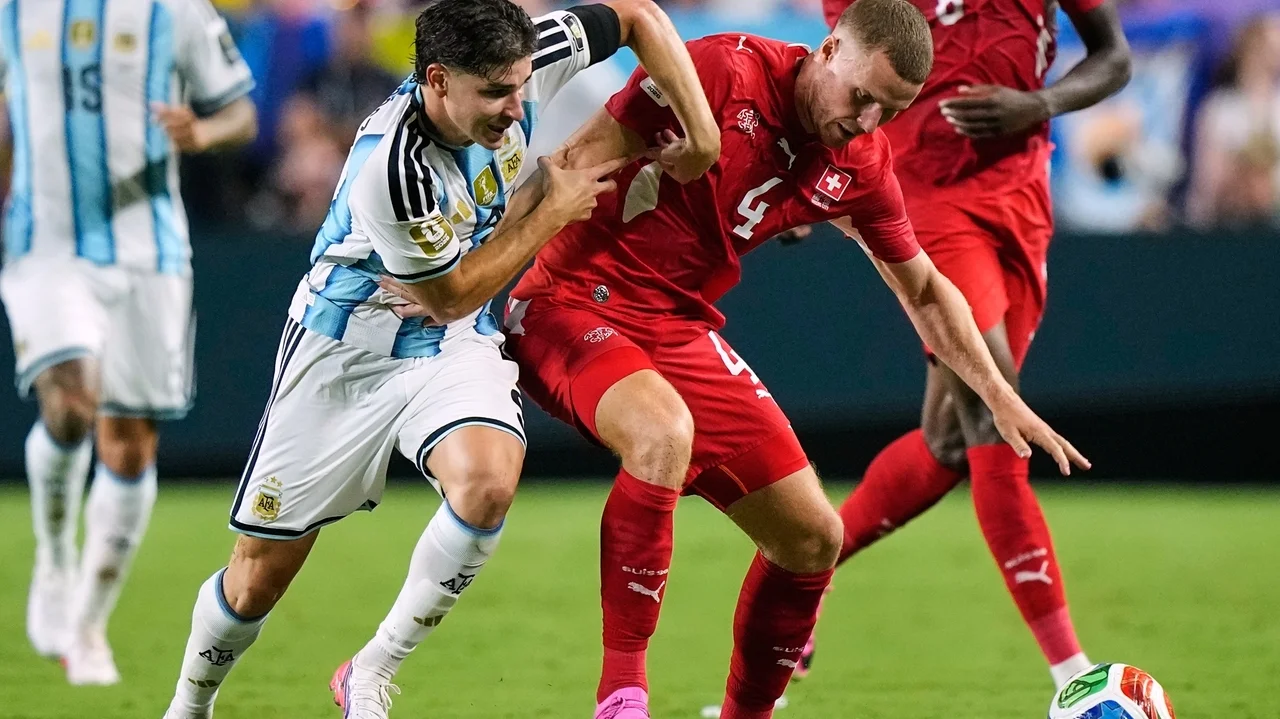 Atlético Madrid insists Julián Álvarez will not be sold to Barcelona