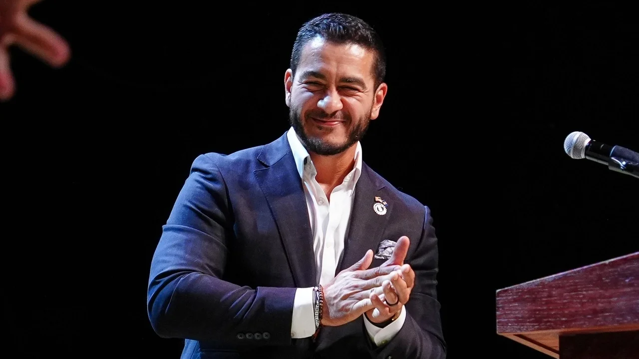 Kamala Harris seeks to boost progressive Abdul El-Sayed in key Michigan Senate race