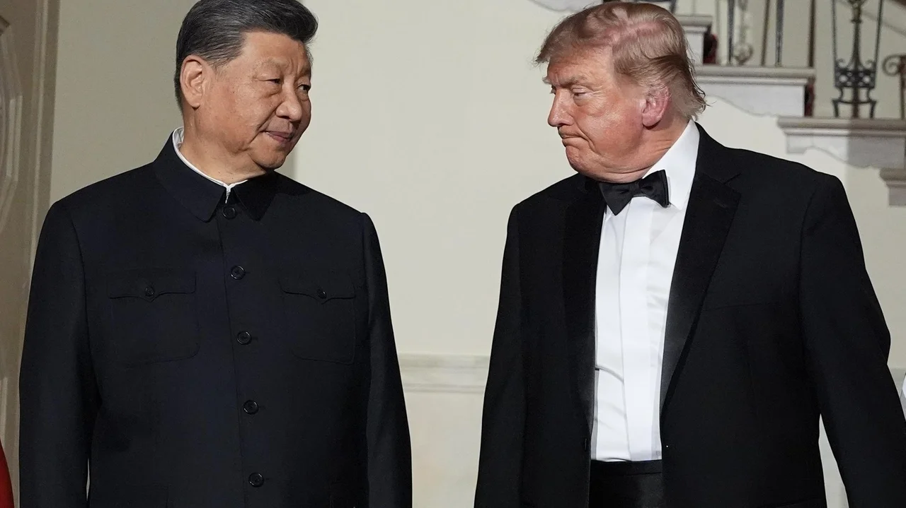 Xi is wrapping his visit to Washington with a peek at the Constitution and Bill of Rights