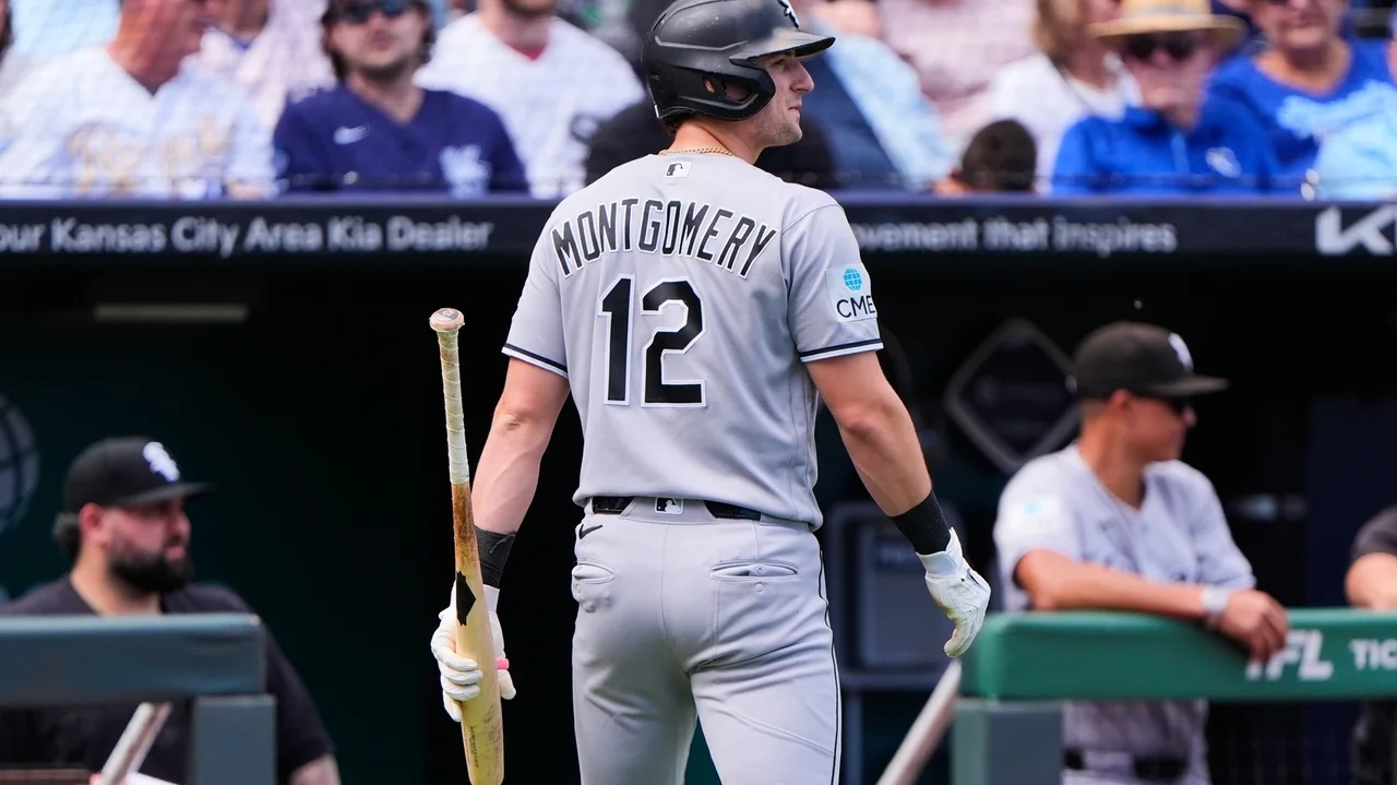 Colson Montgomery of White Sox strikes out for the 224th time, a major league season record