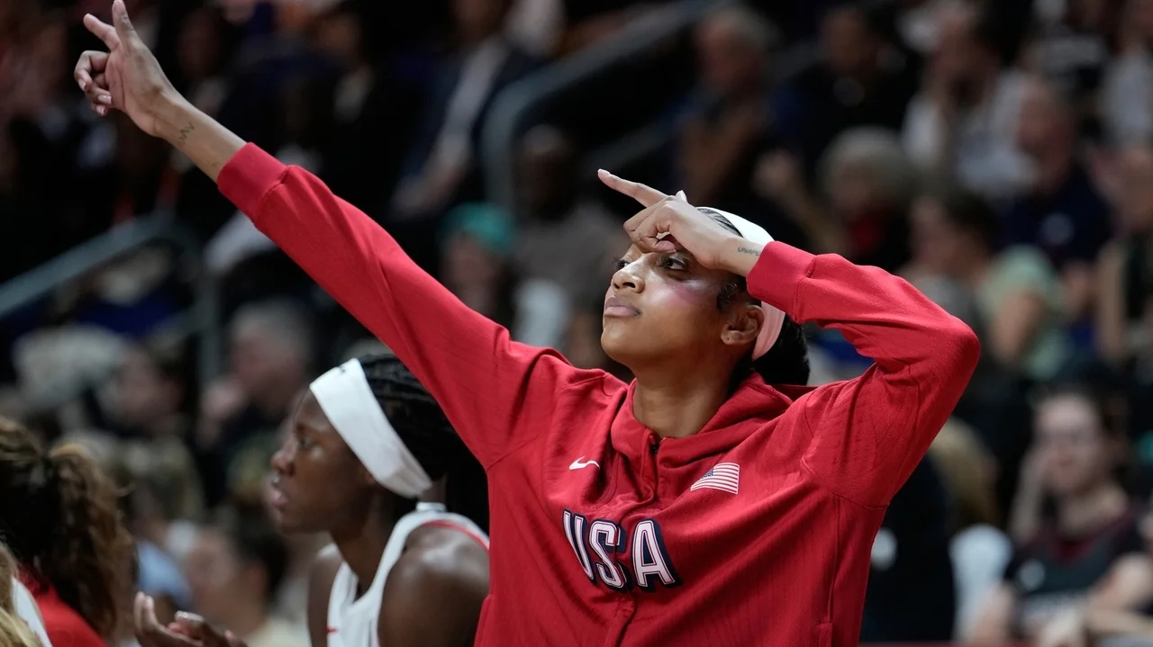 Angel Reese has 30 points and 10 rebounds to help the Dream rout the Sun 103-59