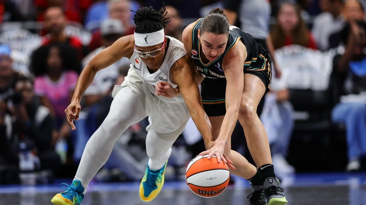 Atlanta Dream leading scorer Allisha Gray ruled out for remainder of Game 1 with left hand injury